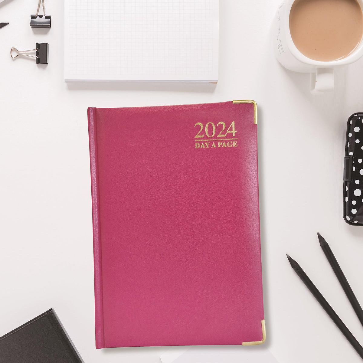 G4GADGET Luxury 2024 A5 Pink Day A Page Diary Padded Front & Hardback Cover Gilt Edges
