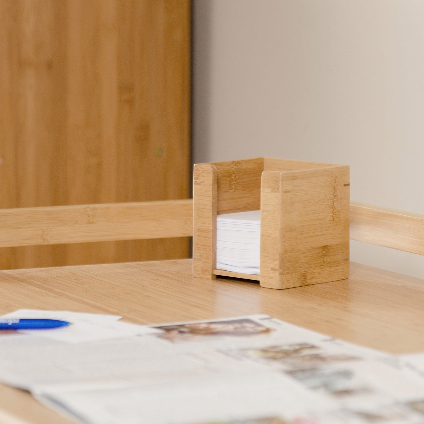 Relaxdays Bamboo Note Dispenser, Wooden Sticky Note Holder, Desk Organiser, H x W x D: 10.5 x 10.5