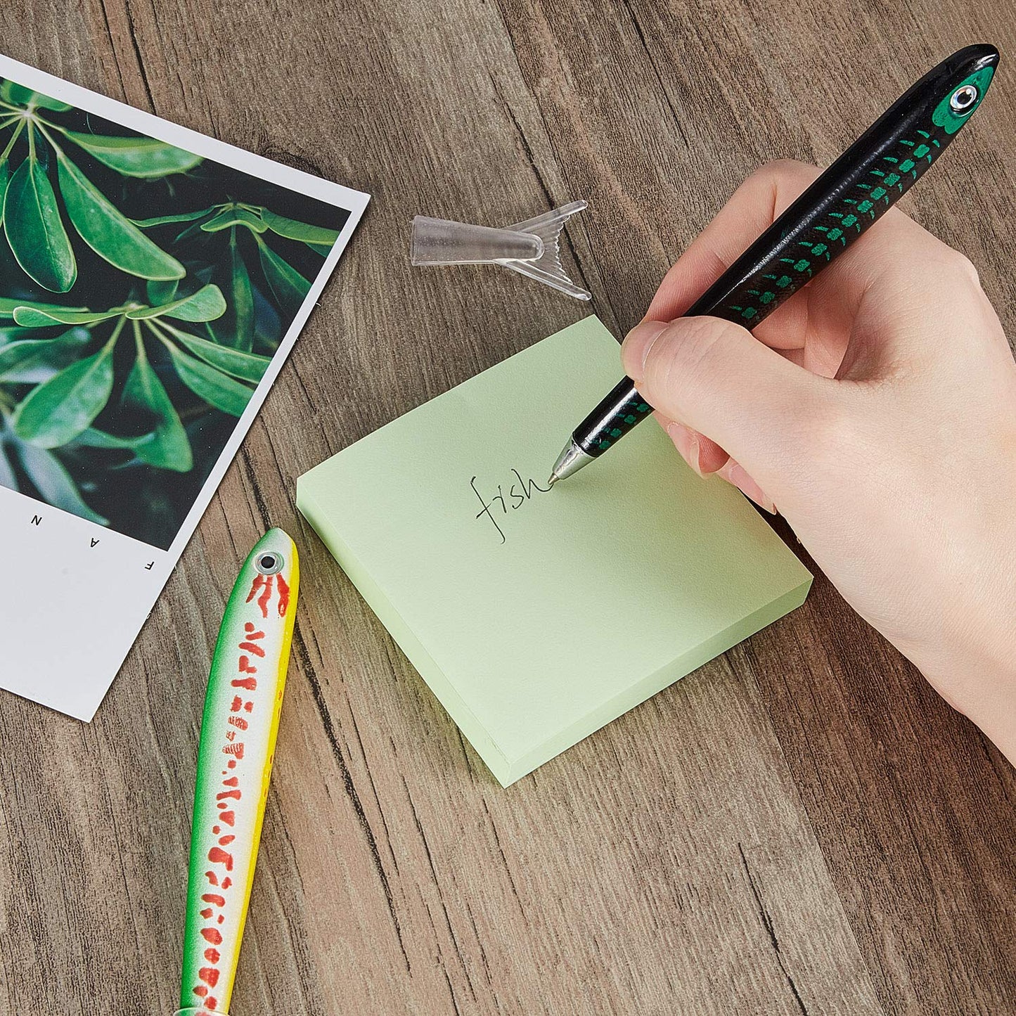 Outus Fish Ballpoint Pens Novelty Kawaii Fish Pens 0.7 mm Black Ink Writing Ballpoint Bulk