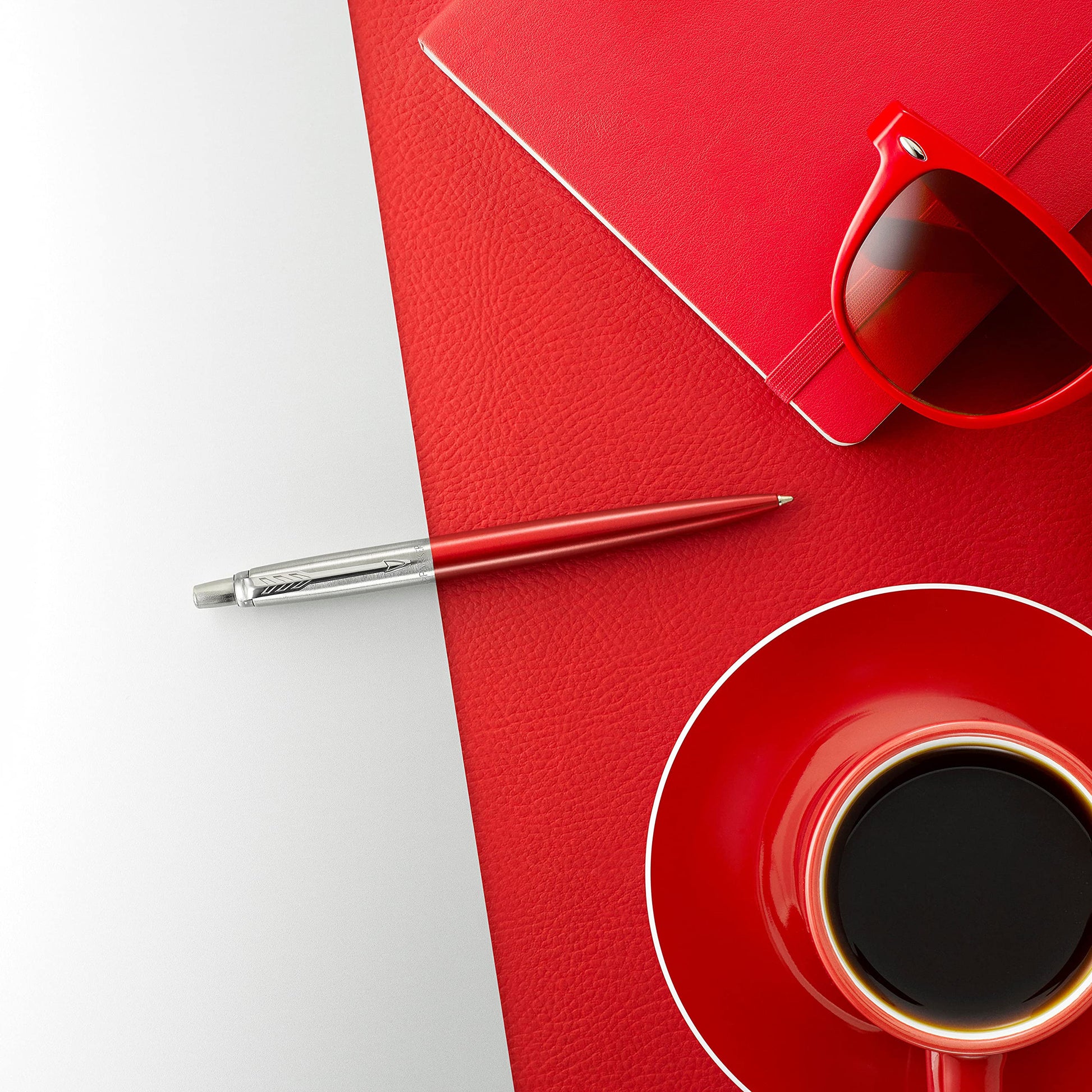 Parker Jotter Ballpoint Pen, Kensington Red, Medium Point, Blue Ink, Gift Box
