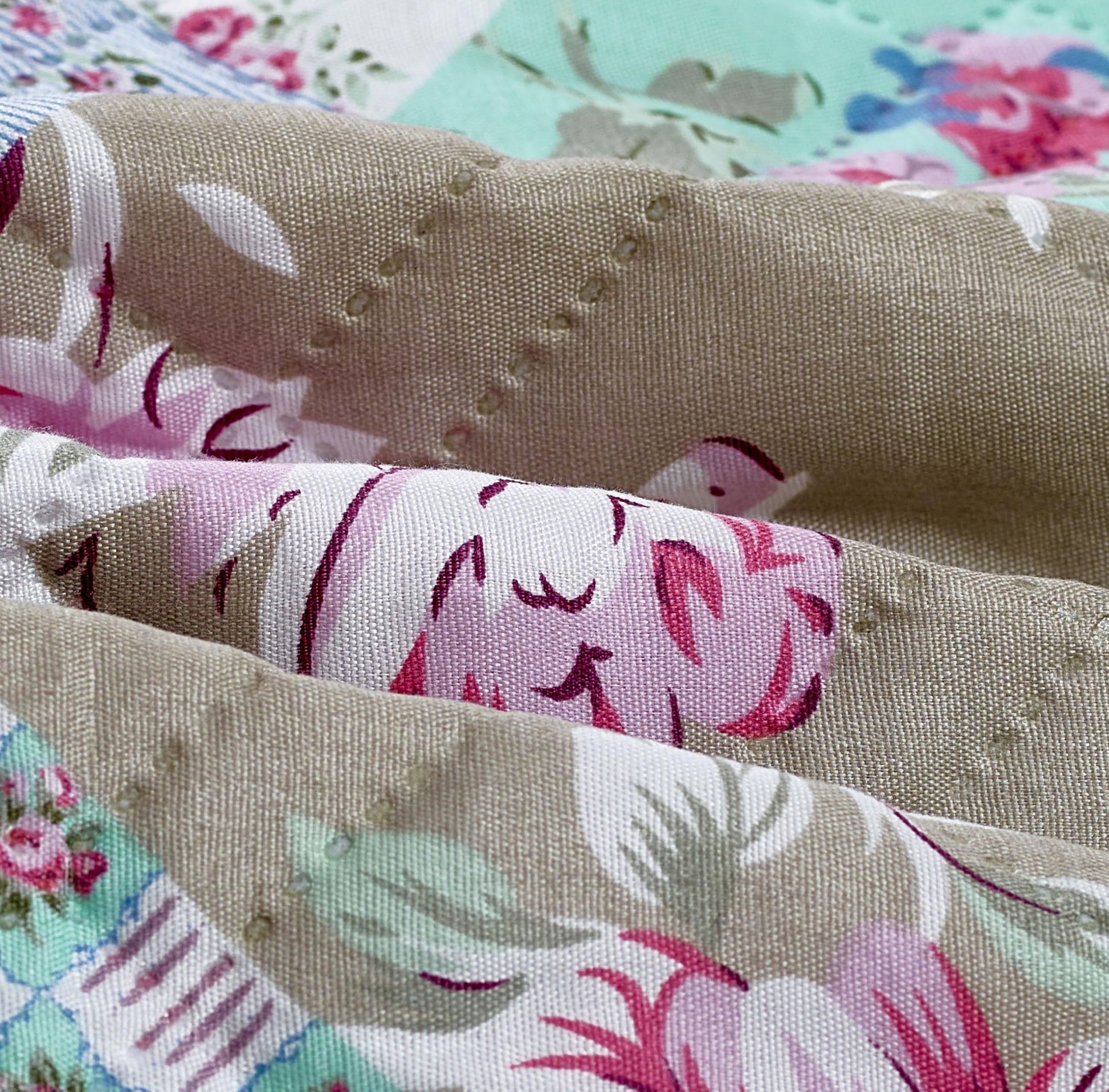 Brilliant Sunshine Blue & Green Roses Couch Armrest Cover, 35"×13"