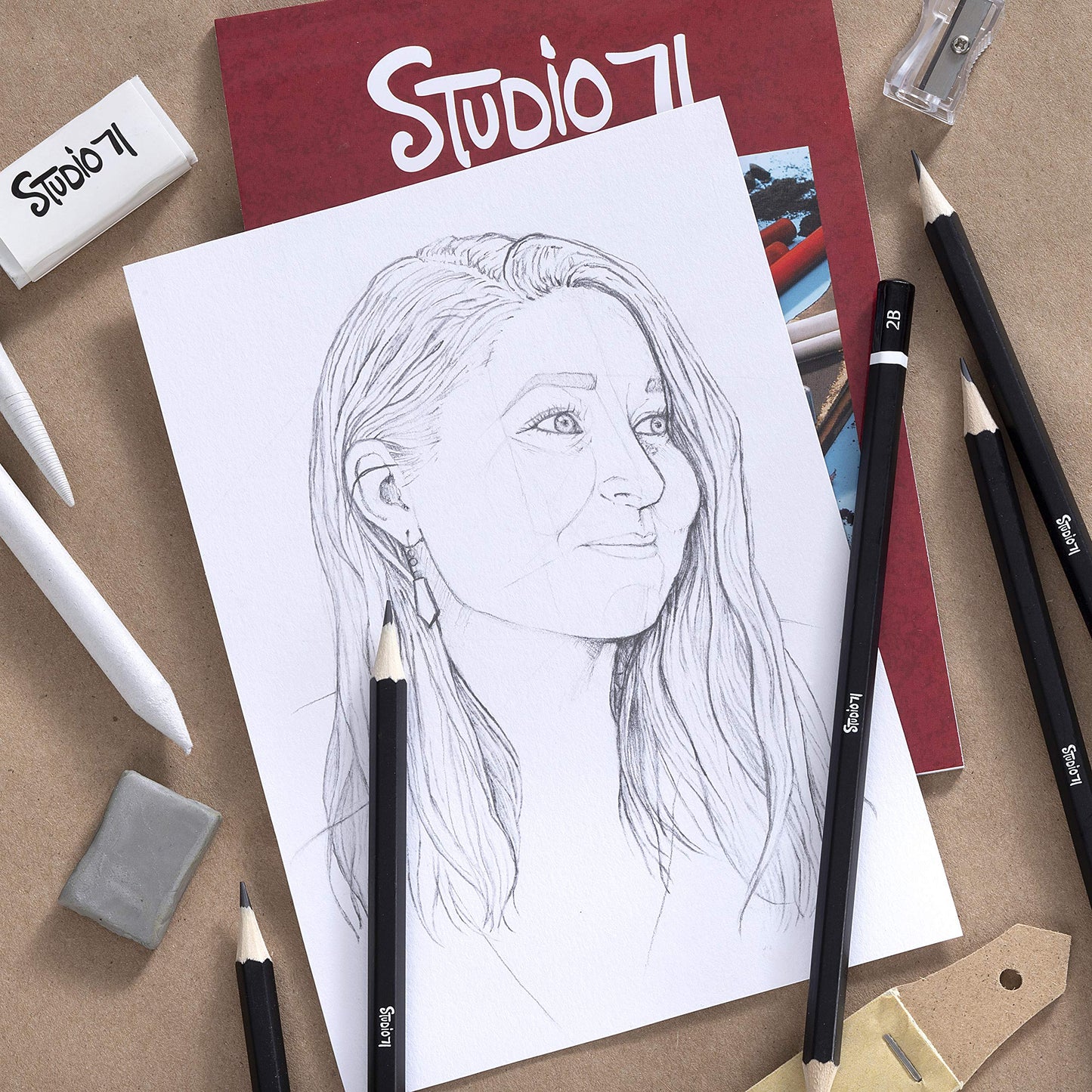 Darice Studio 71 Portable Sketching Art Set, 29 Pieces